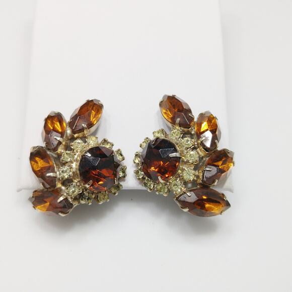 Vintage Topaz Rhinestone Clip Earrings, Gold Plated, 1950s Vintage Jewelry - Picture 9 of 10